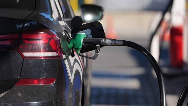 Аккуратным водителям хотят дать скидку на бензин.
Ес?...