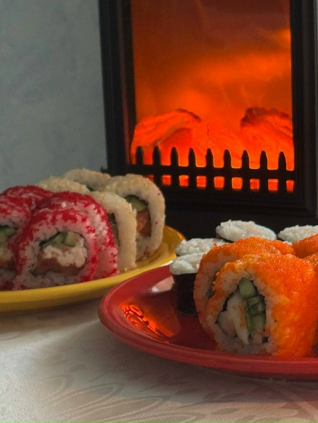 Роллы в выходные - база.
Роллы из [club200618773|«Там, где прав...