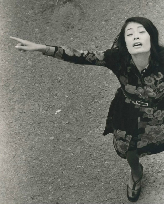 В 1973 году японский фотограф Масахиса Фукасэ начал кажд...