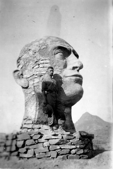 Монумент Бенито Муссолини, находившийся неподалёку от...