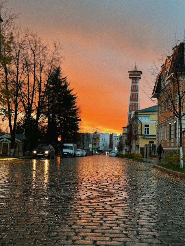 Огненный закат над Рыбинском ❤
📷 Марии Воронковой