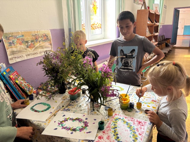 ✨🌼Я СПЛЕТУ СЕБЕ ВЕНОЧЕК
За окном уныло барабанит до?...