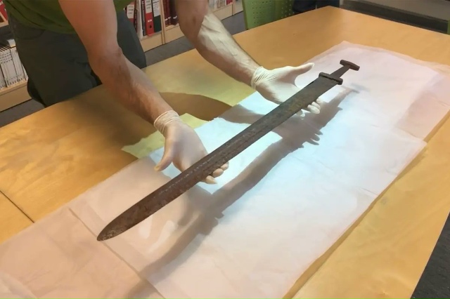 В 2017 году охотник на оленей нашел в горах Норвегии прек...