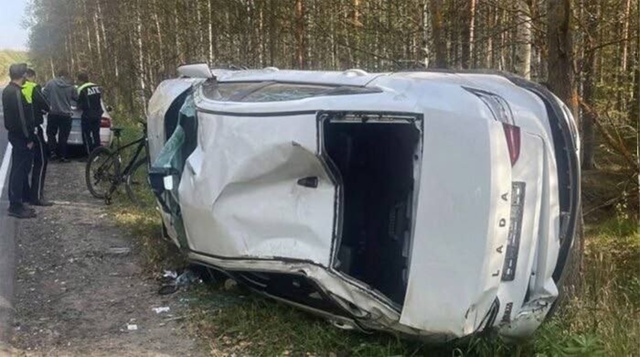 У Lada Vesta ЗАКЛИНИЛО руль прямо на трассе — машина улетел...