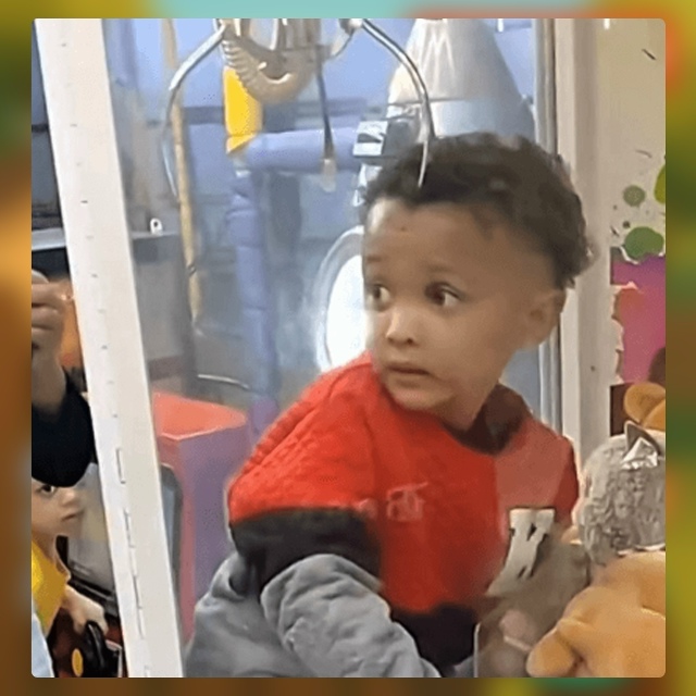 Безумные приколы
Родительство — это работа 24/7, и стоит...