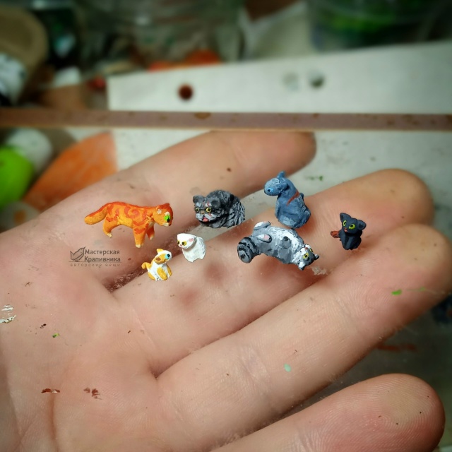 Часть лагеря Грозового племени в стеклянном новогодне...