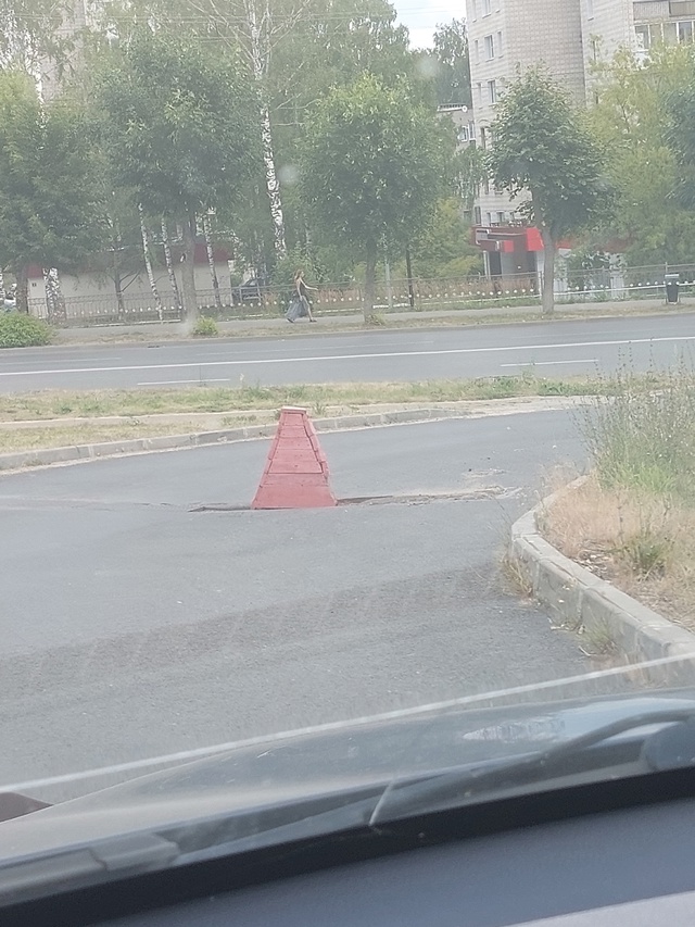 Перекрёсток Мира - России
К той яме, что прикрыта уже м?...