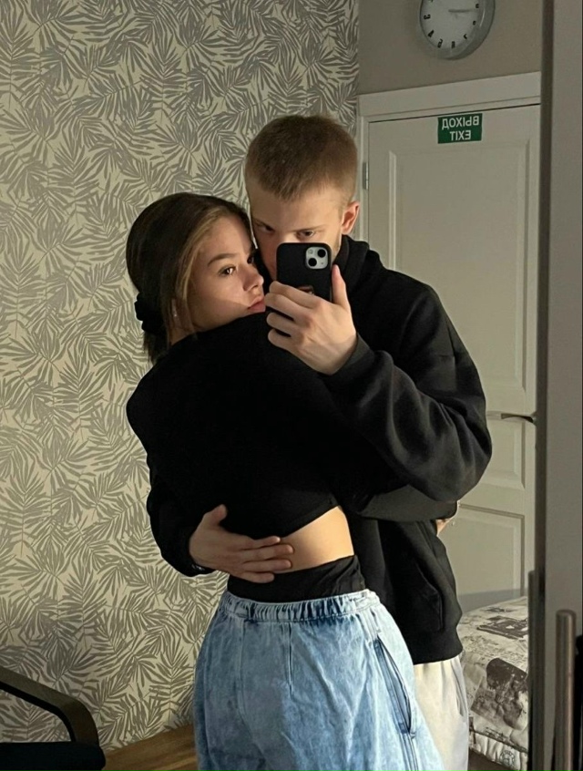 В интернете набирает популярность история измены деву...