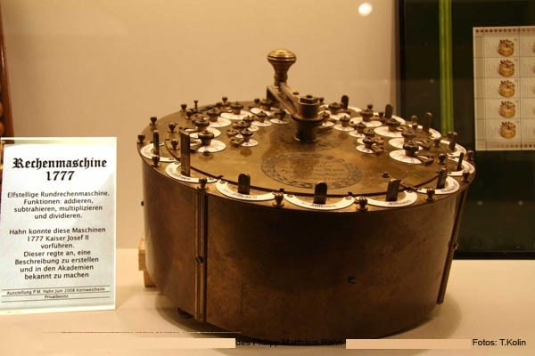 Счётная машина, созданная Филиппом Маттеусом Ганом в г...