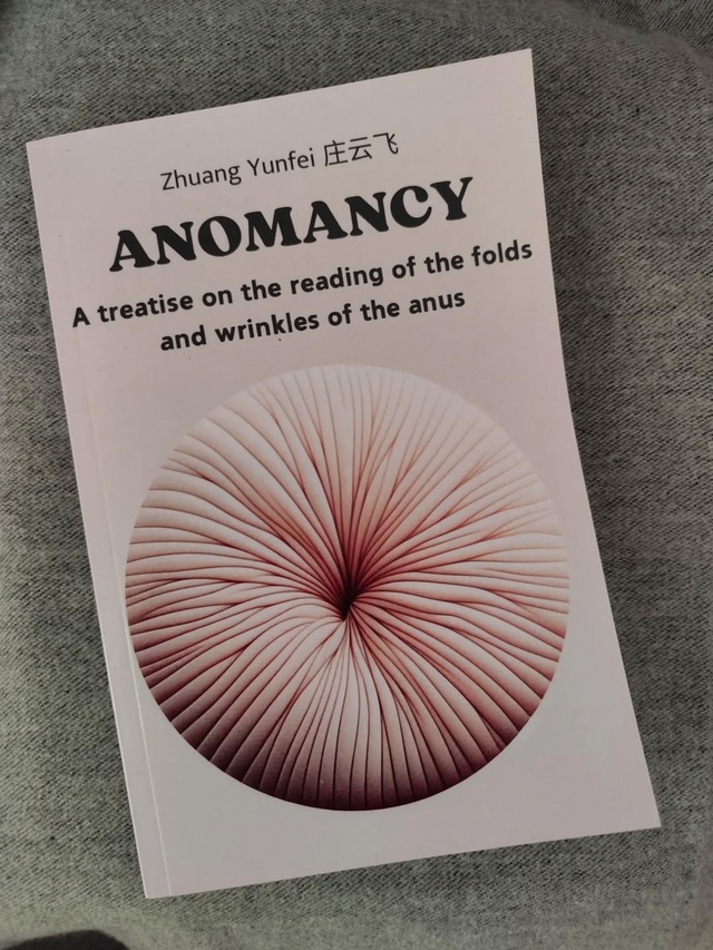 Хиромантия, карты Таро? А может лучше гадание по анусу? ...