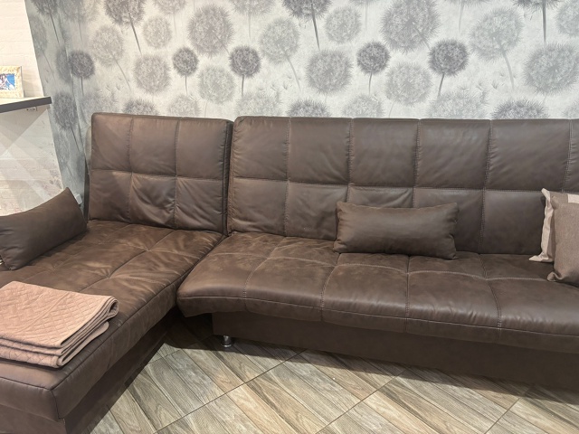 Все вопросы по номеру : 89068321240.
Продам диван, длина -2,90см...
