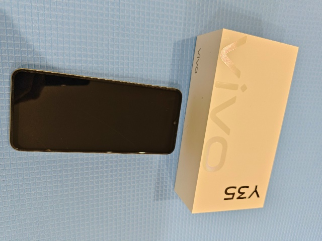 Продам айфон 13 на 128гб зелёного цвета состояние аккуму?...