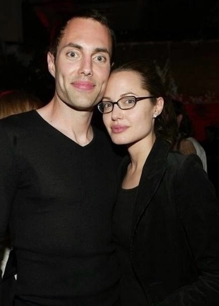 Анджелина Джоли вышла в свет вместе со своим самым скр?...