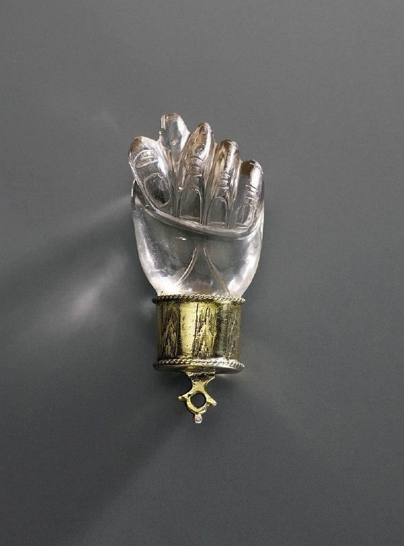 Kyкиш хрустальный, Германия, XV век.
Амулет должен был х...