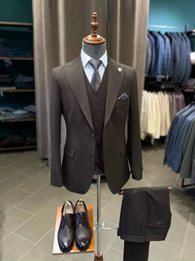 Бесплатно подшив брюк при покупке костюма до конца мес...