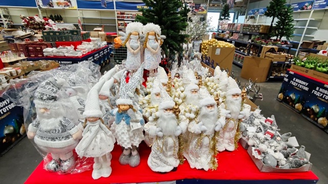 В Самарском METRO появилась коллекция новогодних украше?...