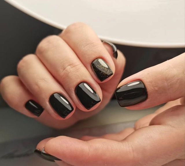 Что может быть приятнее нового маникюра?! Наверно толь?...