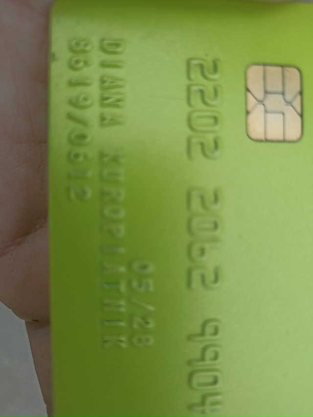 Найдена карта сбер. Оставили в кафе-пекарне на СДХ напр...