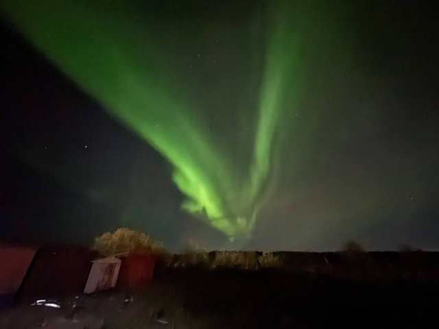 Коношане, выходим на улицу и смотрим Северное сияние.✨...
