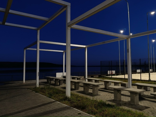 Пустеют улицы и начинается сказка.
Какая ваша любимая...