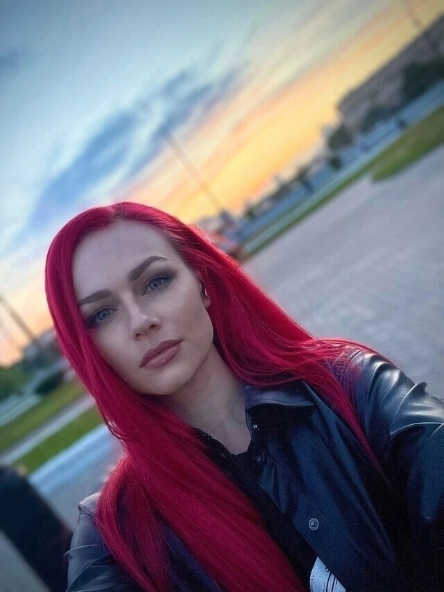 Марина Добровольская - красноволосая блогерша - тикток...