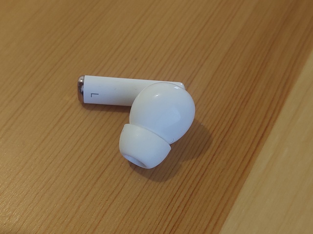 В районе сбербанка был потерян наушник, если кто то нах...