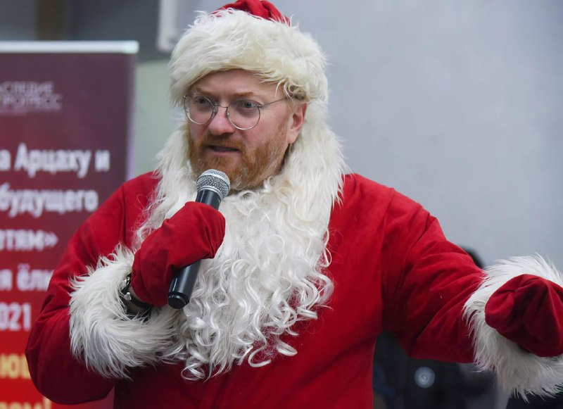 В Госдуме проведут рейды по проституткам в новогодние выходные. Их организует депутат Милонов.
Вот