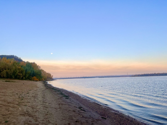 Тот, кто носит в душе радость, всегда найдёт миллион пр?...