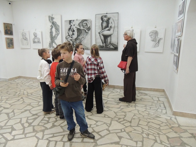 В протвинском выставочном центре продолжается выстав?...