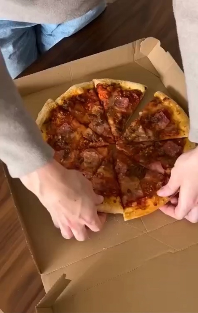 В сети нашли самый полезный лайфхак для любителей пицц...