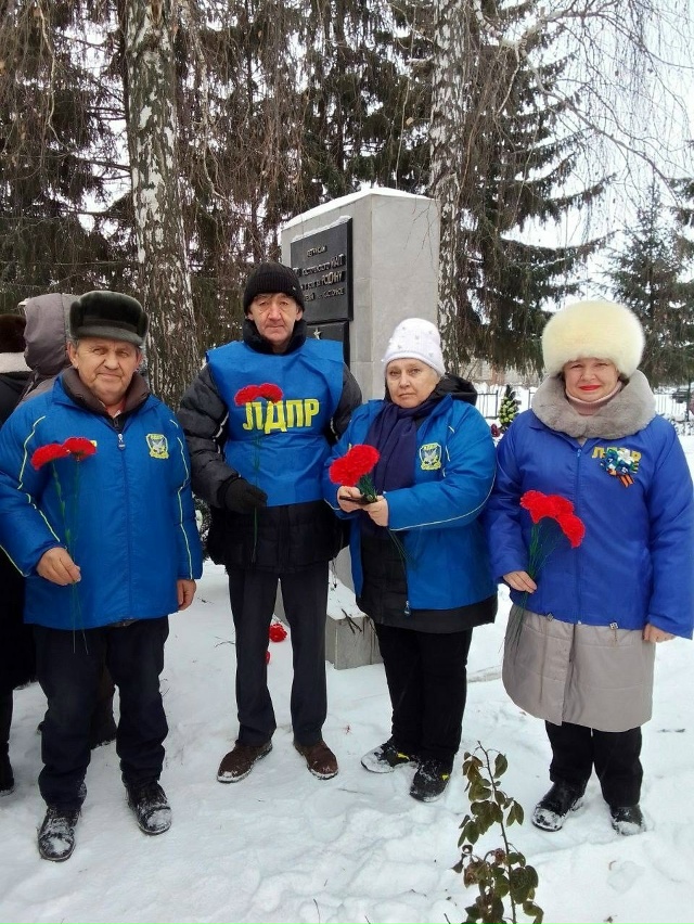 Похоже, все представители ЛДПР не знают, как себя вести...