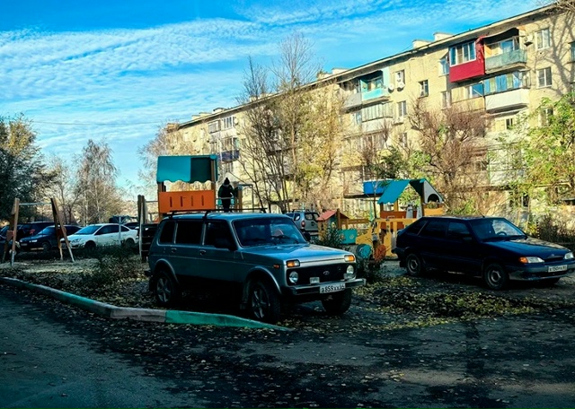 📍 Жители Вольска жалуются на захват детских площадок ...