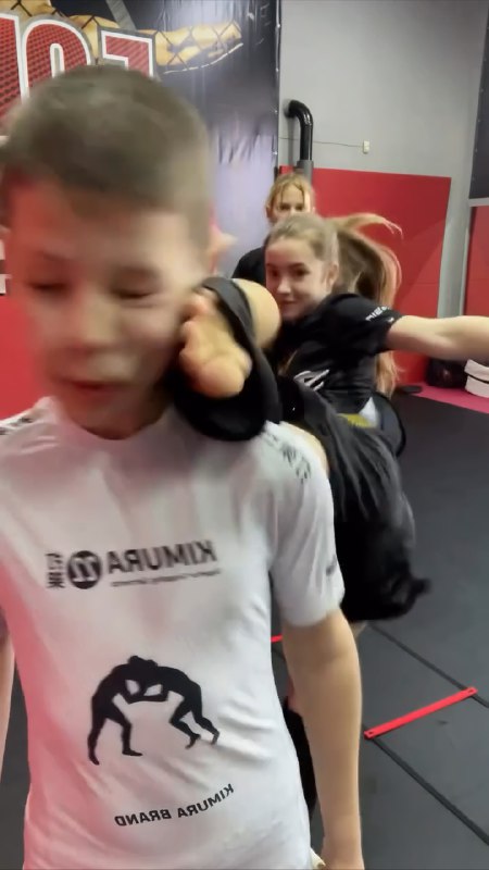 Спортивный клуб из Бийска снял лучшую рекламу для тянок
Жаль, конечно, этого добряка