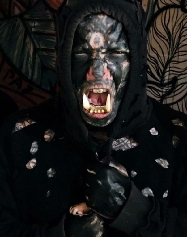 Мужчина, живущий на границе Бразилии и Парагвая, не наз...