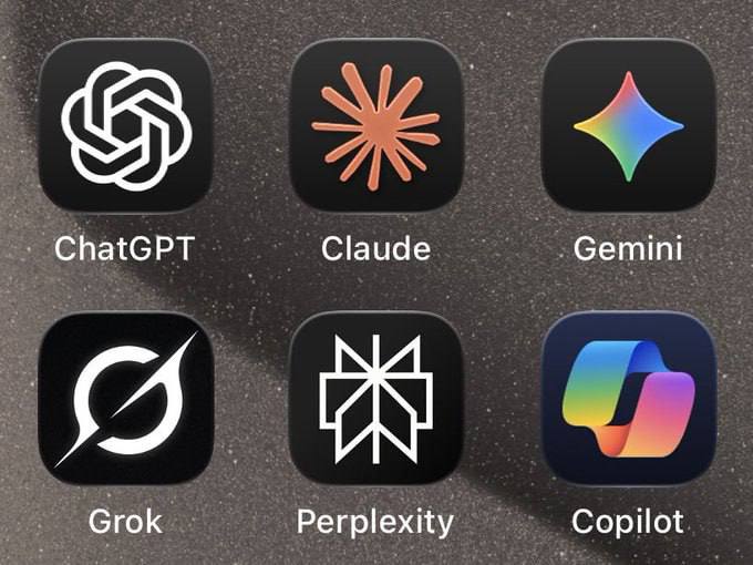 Важный вопрос. Какие ИИ-приложения вы активно гоняете на смартфоне? Можете скинуть скрин папочки, ес