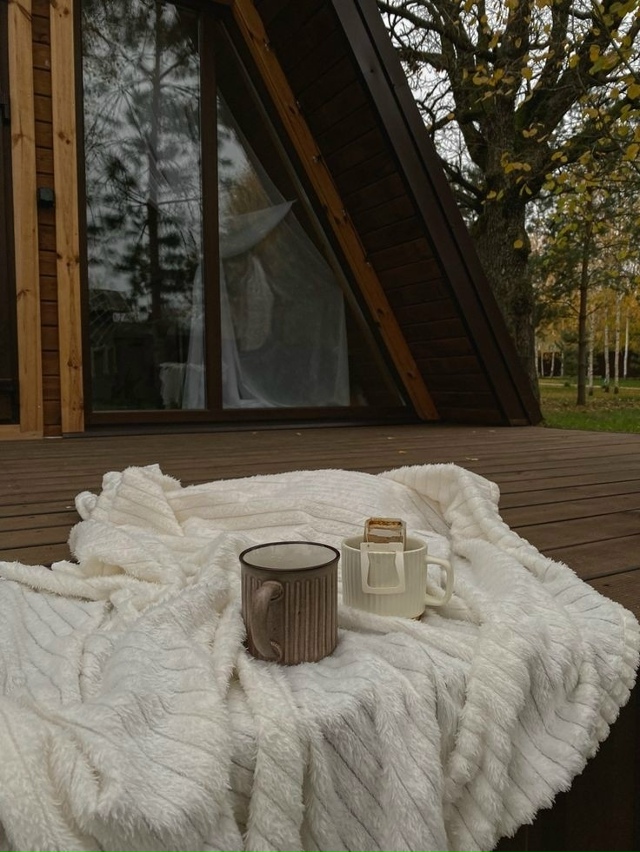 На природе и чай вкуснее, и мир чудеснее.