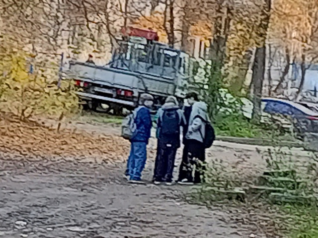 Чьи дети ходят кидают пидарды разберитесь , было разби?...