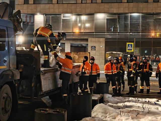 На станции «Горный институт» прошли аварийно-трениров...