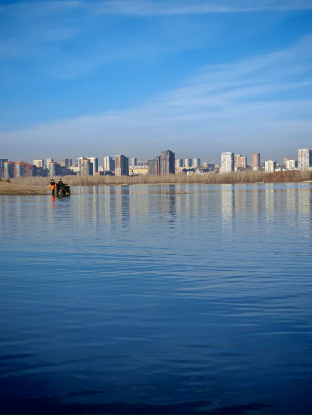 У Бугpинcкoгo мocтa