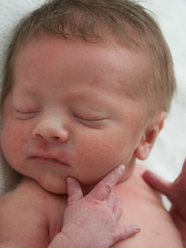 Интересные факты о новорожденных: Новорожденные могу...