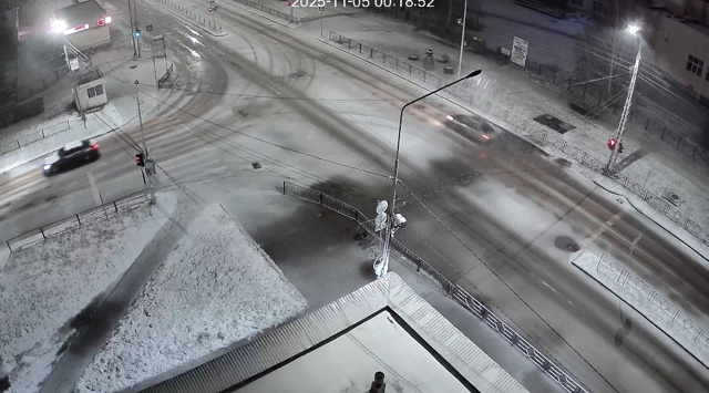 Куда смотрит администрация? Где снегоуборочная техник...