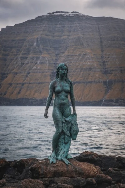 Фарерская легенда о женщине-тюлене Копаконан
На Фарер...