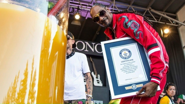 Американский рэпер Snoop Dogg установил рекорд, приготовив...