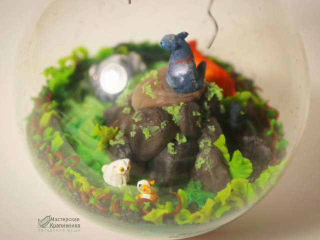 Часть лагеря Грозового племени в стеклянном новогодне...