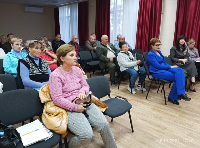 Сегодня в Заозерном прошел
Совет Территорий.
Провел е...