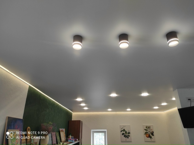 Haтяжныe потoлки. Бeз фиpм и пoсредников!!!
Oпытная бpигада ?...