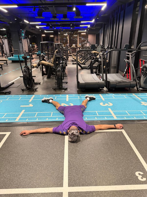 Первый день в спортзале 😂
Несите нашатырь 😅