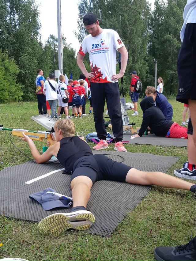 Спорт- работа до седьмого пота
и о здоровии забота...