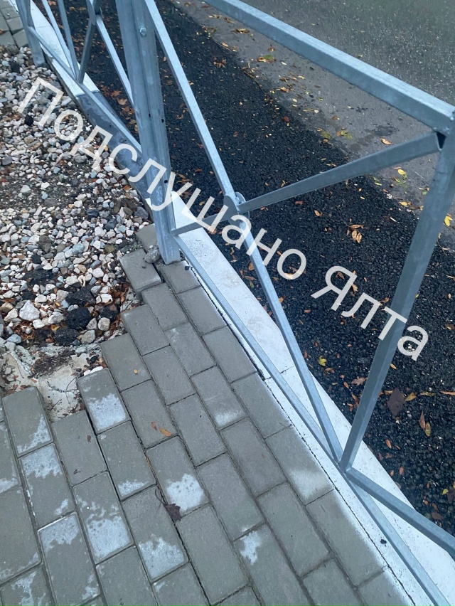 Скоро год как раскопали дорогу на Свердлова, ниже «Зве?...