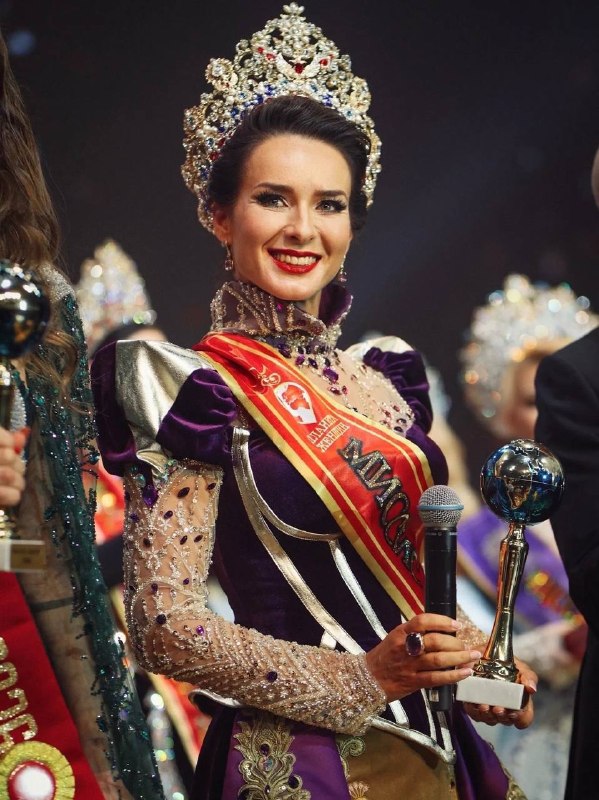 👑 «Миссис Россия 2026» стала Марина Куклачёва
Марина — невестка того самого Юрия Куклачёва. Сама п